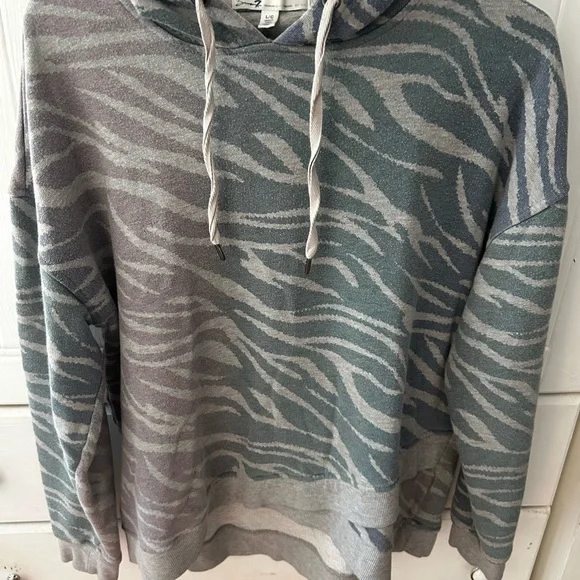 EUC 7 SEVEN Blue and Gray Women's Hoodie Sweater Zebra Print Long Sleeves Comfy! - Picture 9 of 11